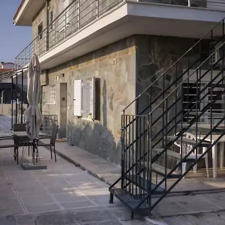 Seaside Warm & Stylish Getaway